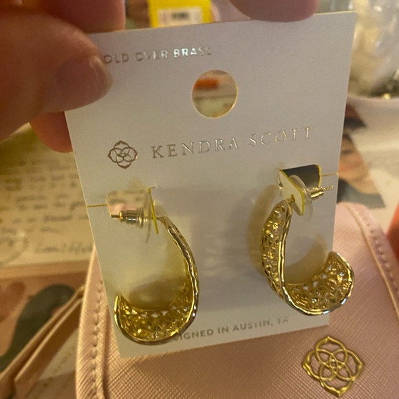 Kendra Scott Janie Gold Hoops - Picture 3 of 4